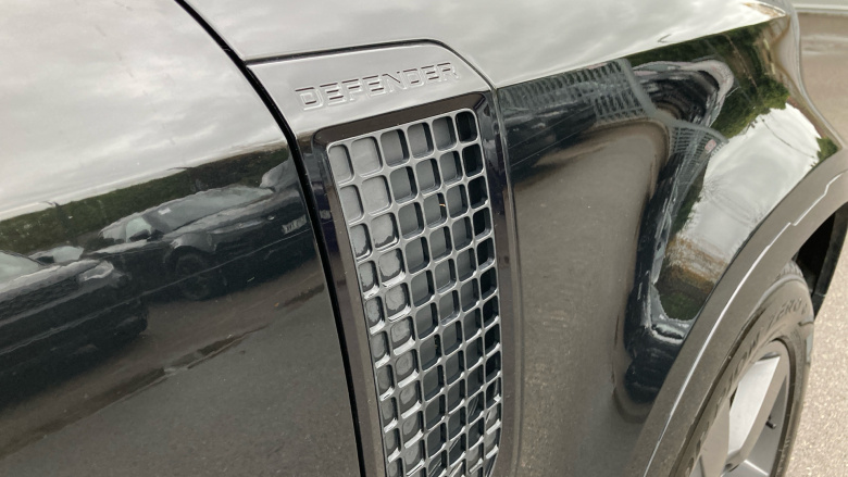 Land Rover Defender 3.0 D350 X-Dynamic HSE 110 5dr Auto [6 Seat] Diesel Estate